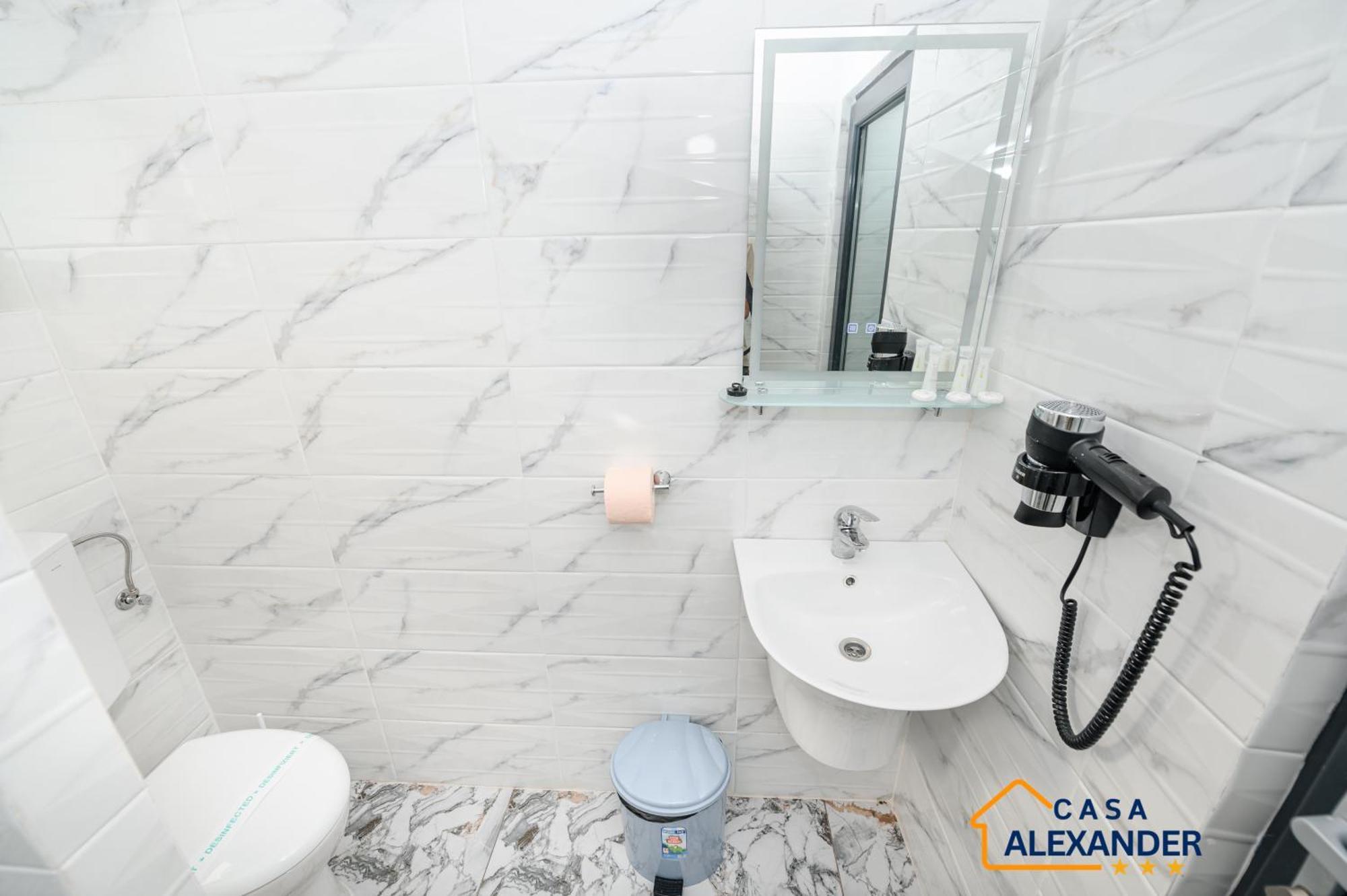Casa Alexander Hotel คาลิมาเนช ภายนอก รูปภาพ